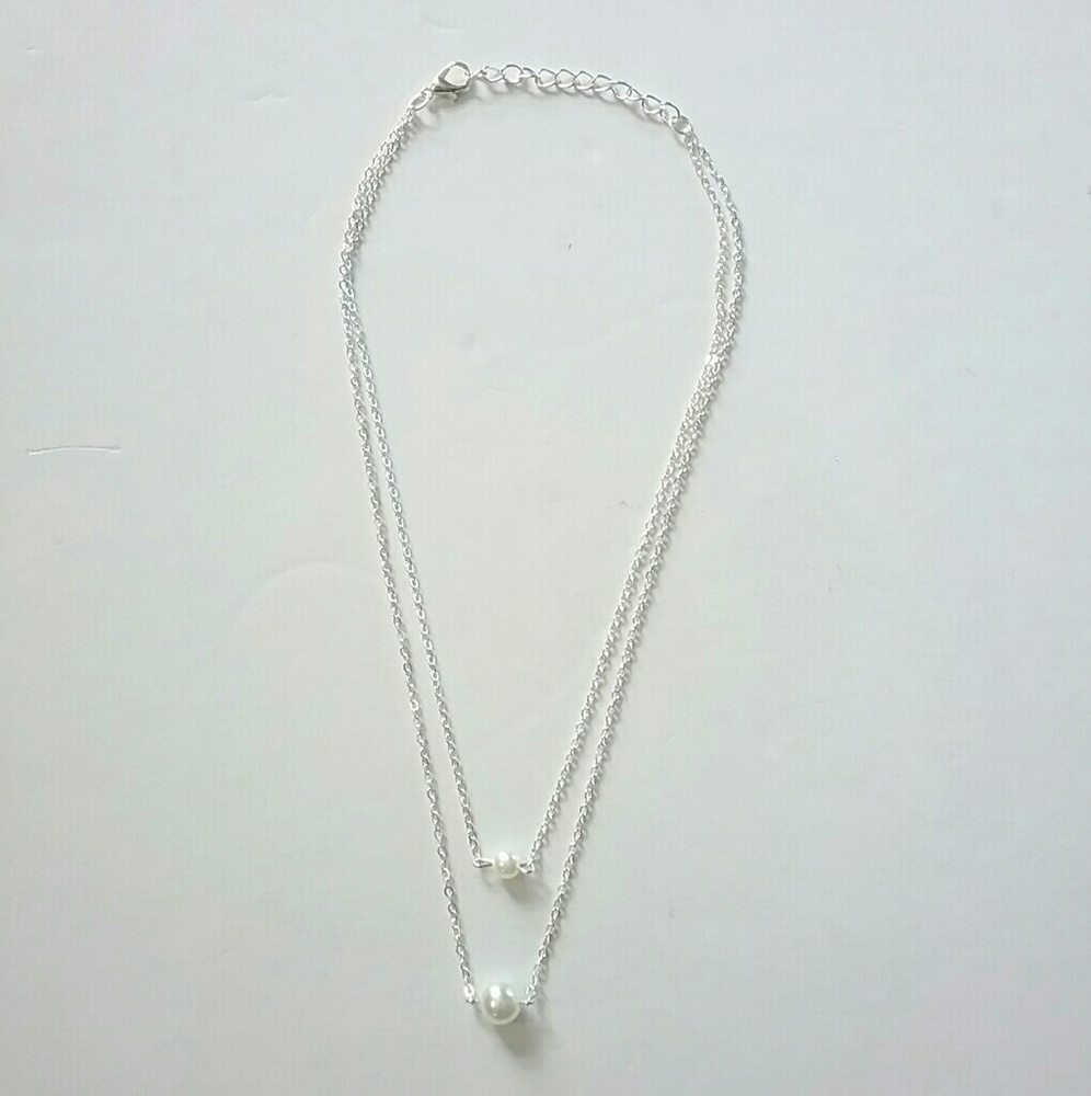 💕4/$25💕Double Layer Silver Pearl Necklace - Picture 5 of 8